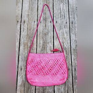 fuchsia shock • 1980s straw crossbody bag
